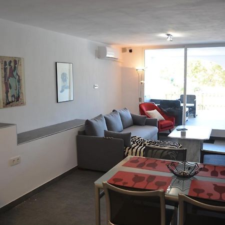 Lovely Bungalow For Four Close To Beach And City In 또레비에하 외부 사진