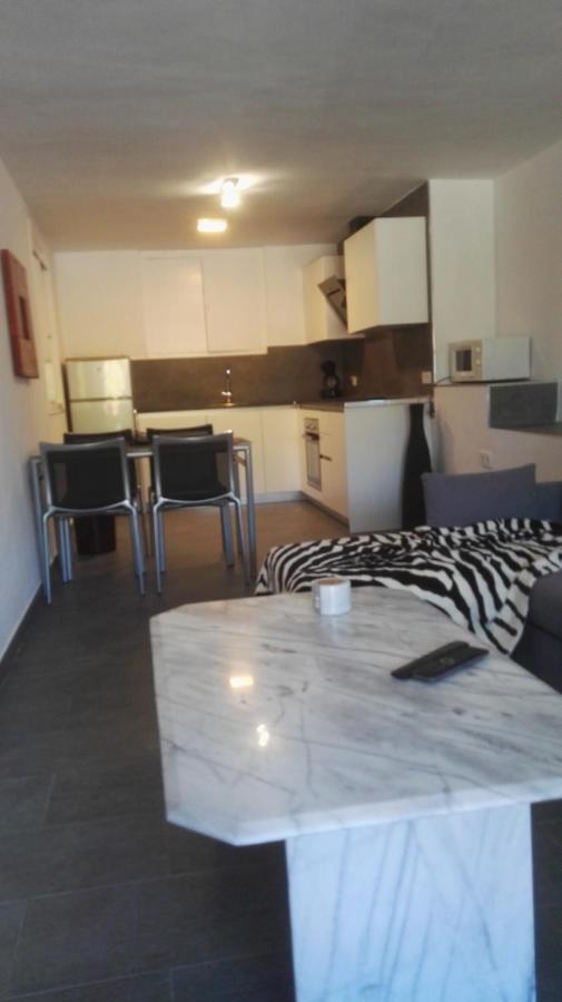 Lovely Bungalow For Four Close To Beach And City In 또레비에하 외부 사진