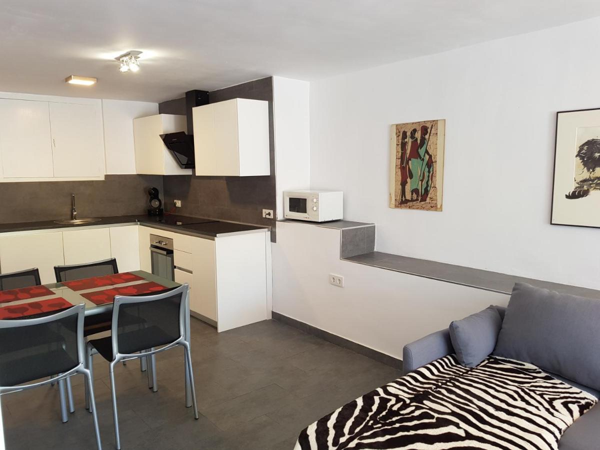 Lovely Bungalow For Four Close To Beach And City In 또레비에하 외부 사진